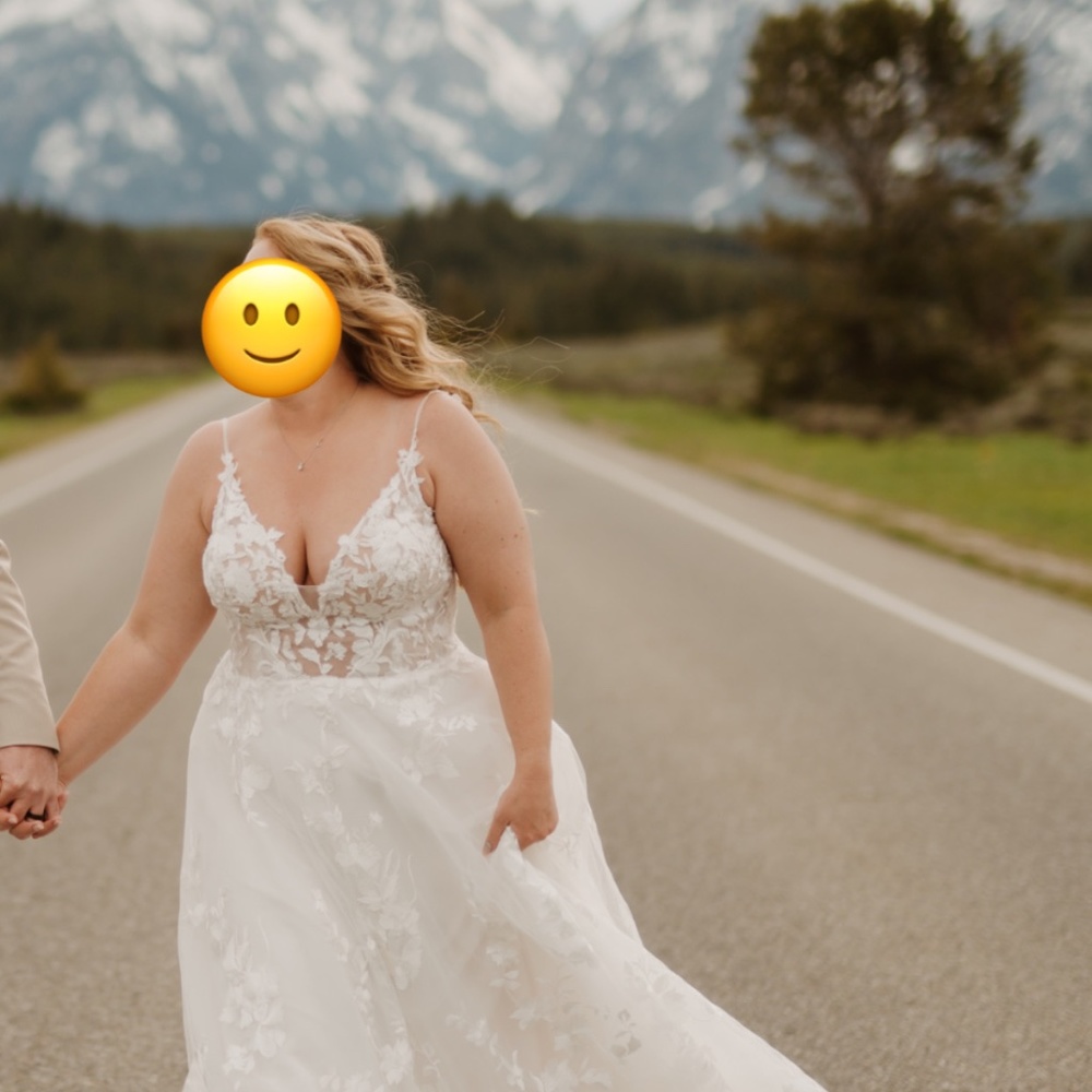 Maggie Sottero ‘Winter’ Wedding Dress - Picture 5 of 5